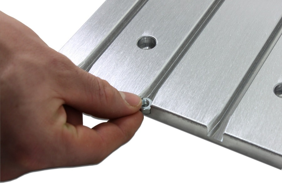 La plaque aluminium : un atout d'envergure pour vos travaux